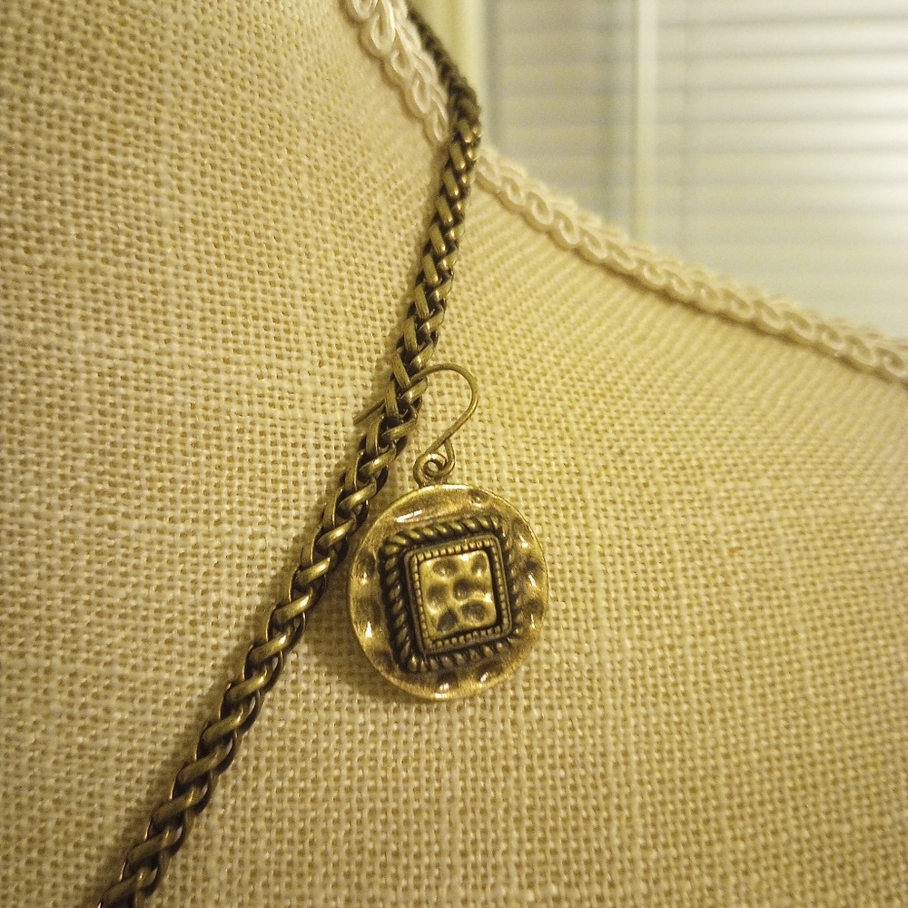 Necklace matching Earrings - Picture 2 of 3